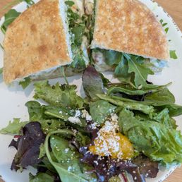 Pesto & sundried tomato sandwich Pesto & sundried tomato sandwich