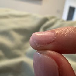 Luxe Nail Lounge - Cuticle and polish not cleaned