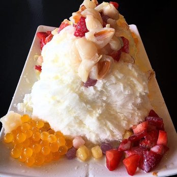 Dzert - Lychee and mango snow, piled high with fresh fruit, popping boba, and chewy mochi bits; all this for $15!! - Coffee & Tea Near Me - Buena Park, California