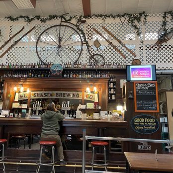 Mount Shasta Brewing - Cool stuff to look at - Brewpubs Near Me - Weed, California