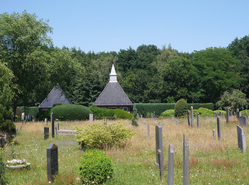 BEGRAAFPLAATS BERGKLOOSTER Updated April 2024 19 Photos
