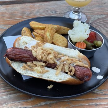 Ounces Outdoors - Jalapeño cheddar sausage - Beer Gardens Near Me - San Rafael, California Ounces Outdoors - Jalapeño cheddar sausage - Beer Gardens Near Me - San Rafael, California