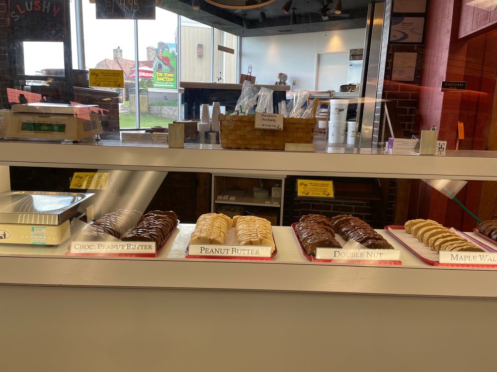 LURAY FUDGE COMPANY Updated August 2024 24 Photos 101 Cave Hill