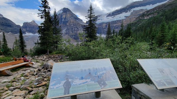 Plain of Six Glaciers Teahouse by null