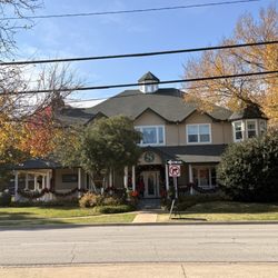 The Sanford House Inn - Outside