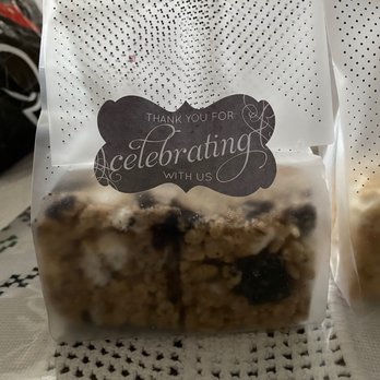 Helloha Eats - Cookies and Cream - Desserts Near Me