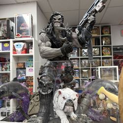 Giant Lobo statue
