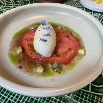 Le Christine - Favorite salad with strawberry sauce and berry vinegar. - French Near Me - Paris, 01