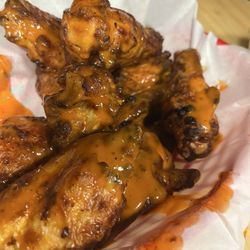 Ralphy's Pizza And Golf - Baked hot wings