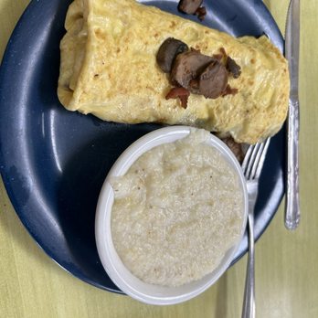 Sweet Mamas Restaurant - My omelette - American Near Me - Orlando, Florida