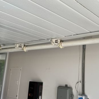 Western Overhead Door - Cleaned and lubricated rails! - Garage Door Services Near Me - Honolulu, Hawaii