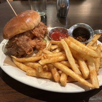 East Town Kitchen + Bar - New American Near Me - Milwaukee, Wisconsin