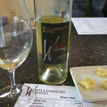 Williamson Wines - Caress Cuvee Blanc ($34 bottle) with cheese pairing - Wine Tasting Room Near Me - Healdsburg, California Williamson Wines - Caress Cuvee Blanc ($34 bottle) with cheese pairing - Wine Tasting Room Near Me - Healdsburg, California