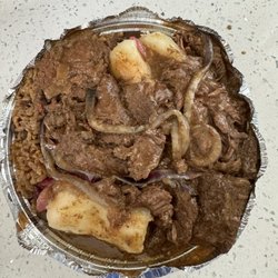 Brinia’s Sazon - Bistec encebollado
