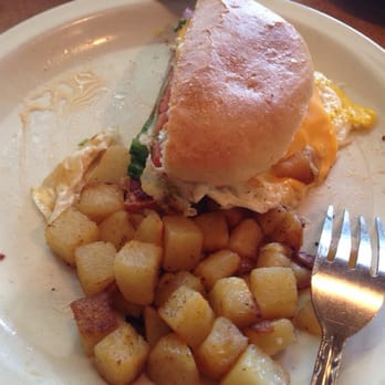 Alton's - Taste good - American Near Me - Elma, New York