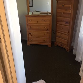 Scotty's Lakeside Resort - Doorway into queen size bedroom - Resorts Near Me - Lake George, New York Scotty's Lakeside Resort - Doorway into queen size bedroom - Resorts Near Me - Lake George, New York