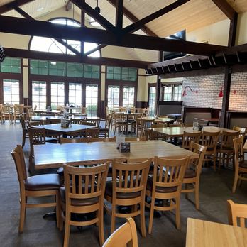 Legends Tap House & Grill - Dining area - New American Near Me - Selma, California Legends Tap House & Grill - Dining area - New American Near Me - Selma, California