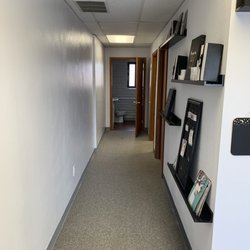 Beauty Mark - Hall to bathroom