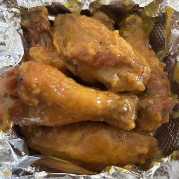 Castello Pizza - 6 Carolina gold wings - Pizza Near Me - Columbus, Ohio