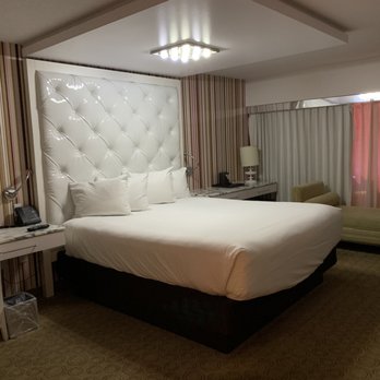 Flamingo Las Vegas - Bedroom - Hotels Near Me - Las Vegas, Nevada Flamingo Las Vegas - Bedroom - Hotels Near Me - Las Vegas, Nevada