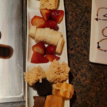 The Melting Pot - Smores Chocolate Fondue Dippers - Fondue Near Me - Downers Grove, Illinois The Melting Pot - Smores Chocolate Fondue Dippers - Fondue Near Me - Downers Grove, Illinois