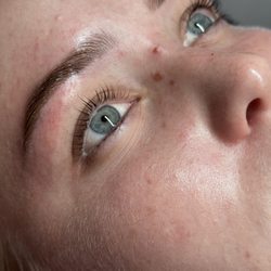 Eyebrow Lounge - Brow tint and lash lifting
