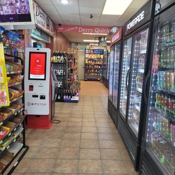Derry Quick Mart - Front entrance - Pizza Near Me - Derry, New Hampshire