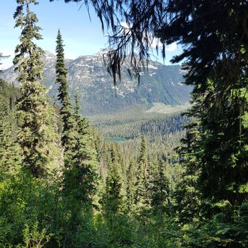 Joffre Lakes Provincial Park - View from the second lake to the first lake(starting point) - Parks Near Me - Mount Currie, British Columbia