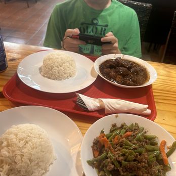 Manila Eats - Had to finish a game before stuffing his face. 11.07.2025 - Filipino Near Me - Tampa, Florida Manila Eats - Had to finish a game before stuffing his face. 11.07.2025 - Filipino Near Me - Tampa, Florida