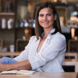 Neil Abbott Productions - Great photo shoot with Annie to promote her new business!