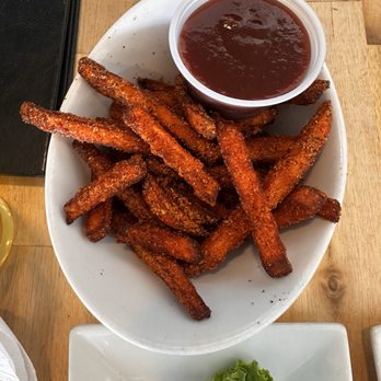 The Chicken Coop Kitchen & Bar - Pubs Near Me - Johnston, Rhode Island