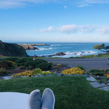 Sea Rock Inn - View of the hotel :) - Bed & Breakfast Near Me - Mendocino, California