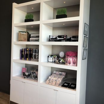 Blo Blow Dry Bar - Blow Dry/Out Services Near Me - Rocklin, California