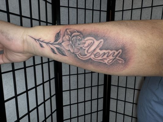 Rockin Ink Tattoo by null