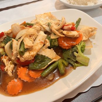 Kin Dee Thai Eatery - Thai Basil - Thai Near Me - Monmouth, Oregon