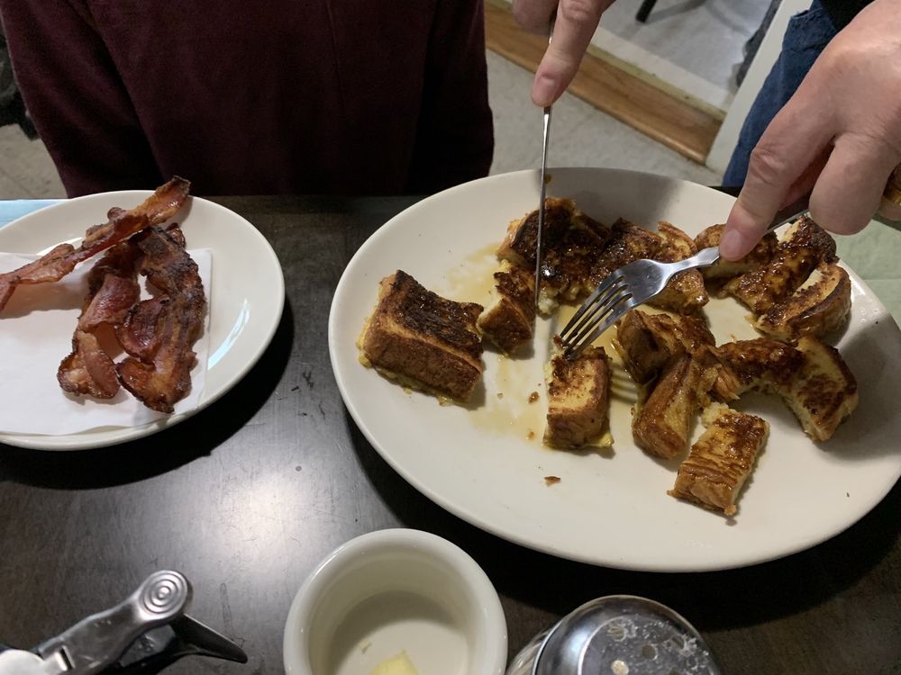 East Shore Roadhouse Logo