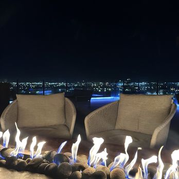 Level 5 Rooftop Restaurant - Warm outdoor fire - Cocktail Bars Near Me - Albuquerque, New Mexico