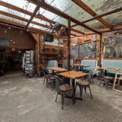 Shirley Delicious Cafe - Inside