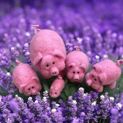 The Sandpiper - Felting classes with Paula - Lil Pink Piggy!
