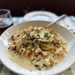 Fettuccine Alfredo with chicken