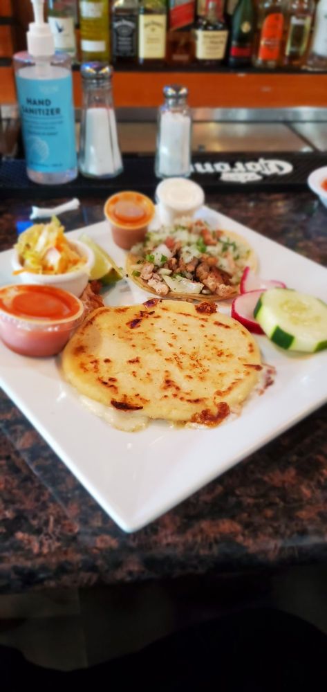 Pollo Feliz & Taqueria