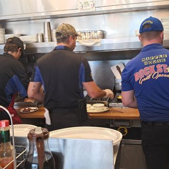 Waffle House - Workers - American Near Me - Bradenton, Florida