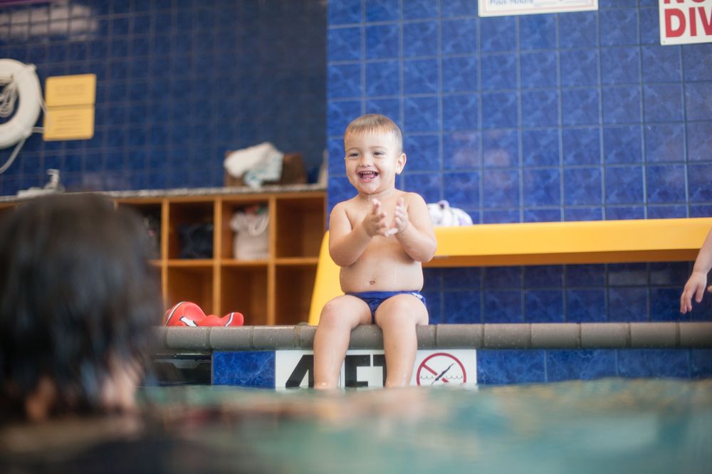 Emler Swim School of Fort Worth Logo