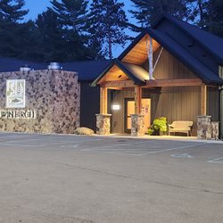 Twin Birch Restaurant & Birdies Pub - Great place to relax