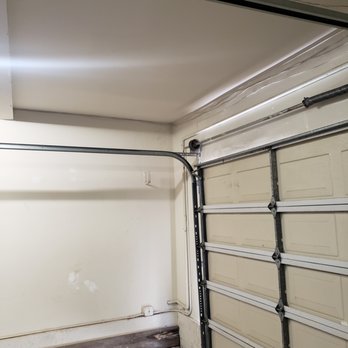LM Drywall Repair - The ceiling and wall after the fix. - General Contractors Near Me - Van Nuys, California LM Drywall Repair - The ceiling and wall after the fix. - General Contractors Near Me - Van Nuys, California