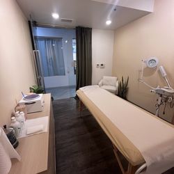 Cute inside of waxing studio!!