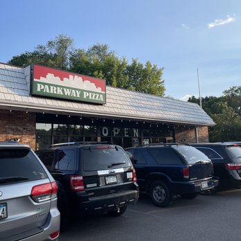 Parkway Pizza Roseville - Typically packed parking - full house! - Pizza Near Me - St Paul, Minnesota Parkway Pizza Roseville - Typically packed parking - full house! - Pizza Near Me - St Paul, Minnesota