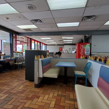 Burger King - Dining room - Fast Food Near Me - North Hempstead, New York Burger King - Dining room - Fast Food Near Me - North Hempstead, New York
