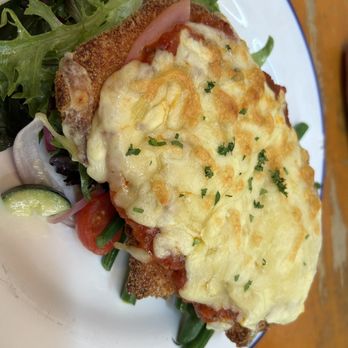 Mountain Goat Brewpub - Chicken parmi - Brewpubs Near Me