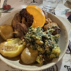 Taverna dos Trovadores - Baked goat with potatoes and a mash